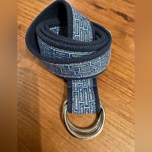 Vineyard and Vines Navy Blue D-Ring Webbing Belt 42 inches Fairfield
